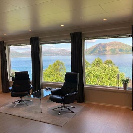 Fantastic View, Quiet And Relaxing By The Sea Villa Kvaloya Eksteriør billede